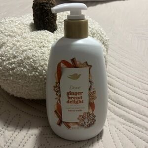 Dove Limited Edition Gingerbread Delight Hand Wash